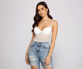 Body bustier en dentelle avec ornements